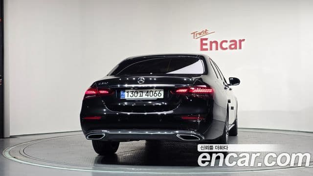 Mercedes-Benz E-Class W213 4