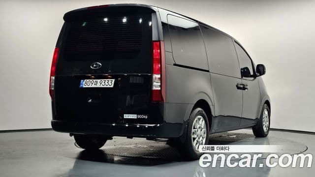 Hyundai Staria 2