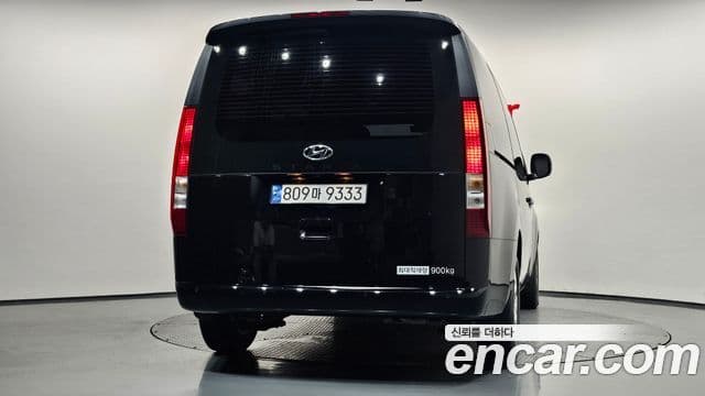 Hyundai Staria 4