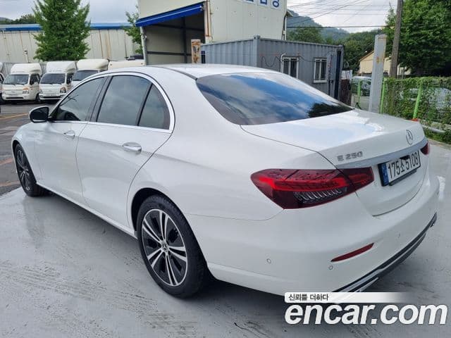 Mercedes-Benz E-Class W213 4