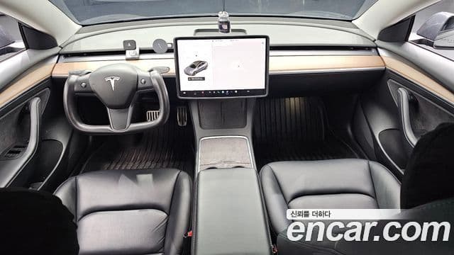 Tesla Model 3 4