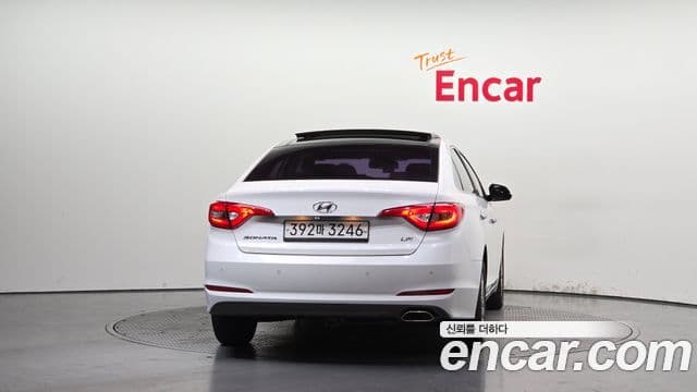 Hyundai LF Sonata 4