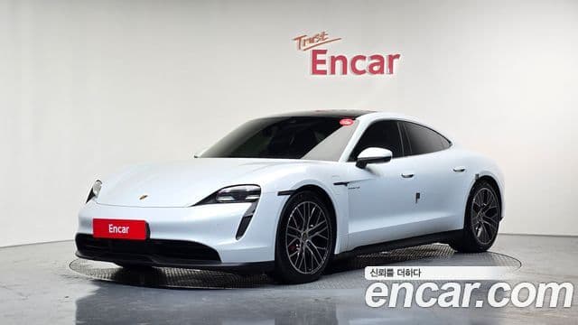 Porsche Taycan 1