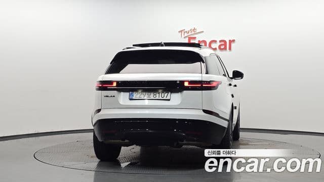 Land Rover Range Rover Velar 4