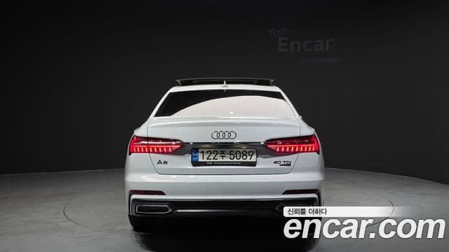 Audi A6 (C8) 3