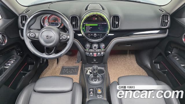 MINI Cooper D Countryman 4