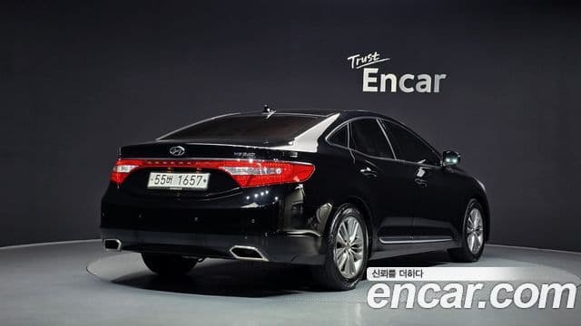 Hyundai Grandeur HG 2