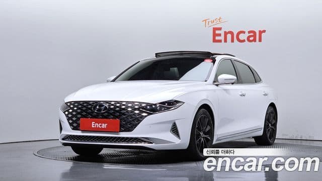 Hyundai The New Grandeur IG Hybrid 1