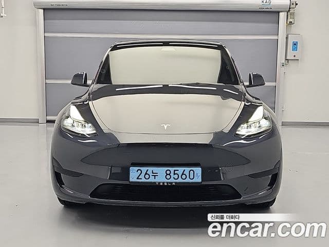 Tesla Model Y 3