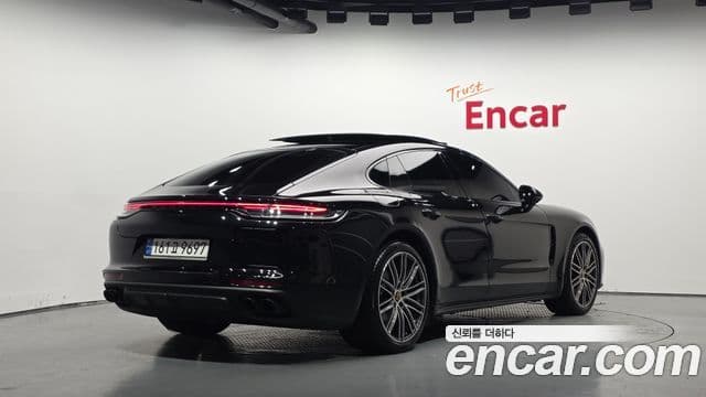 Porsche Panamera (971) 2