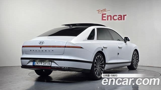 Hyundai Grandeur Hybrid (GN7) 2