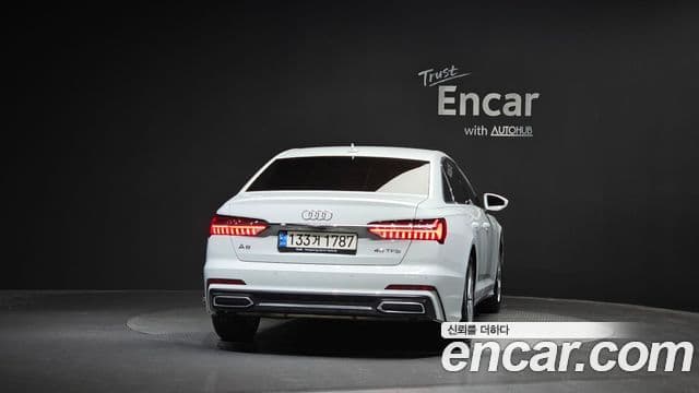 Audi A6 (C8) 3