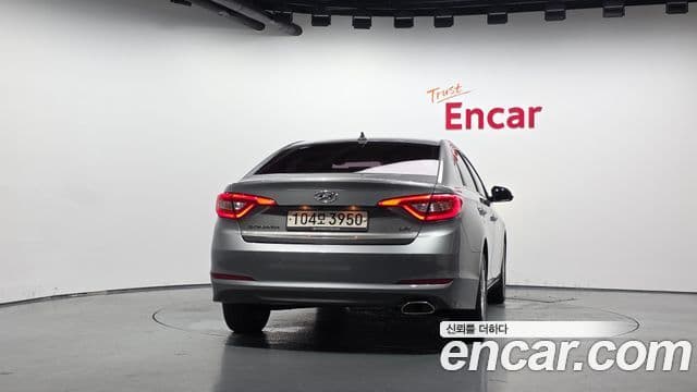 Hyundai LF Sonata 4