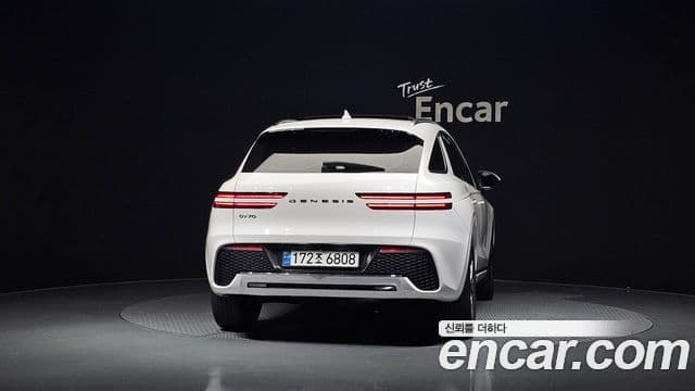 Genesis GV70 4