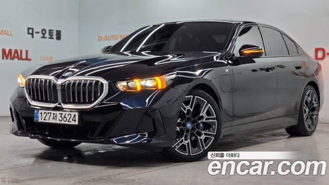BMW 5 Series (G60)