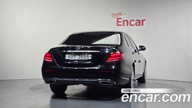 Mercedes-Benz E-Class W213 3
