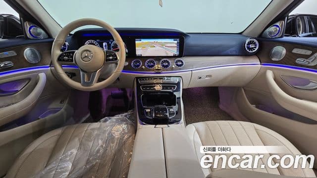 Mercedes-Benz E-Class W213 4