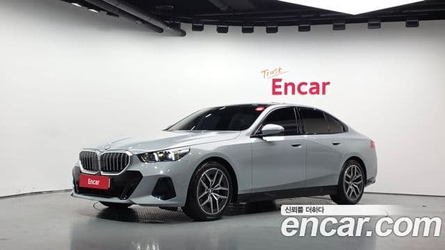BMW 5 Series (G60)