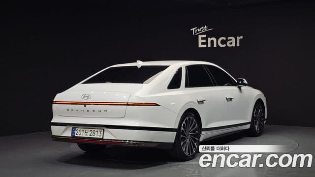 Hyundai Grandeur (GN7) 2
