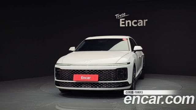 Hyundai Grandeur (GN7) 3