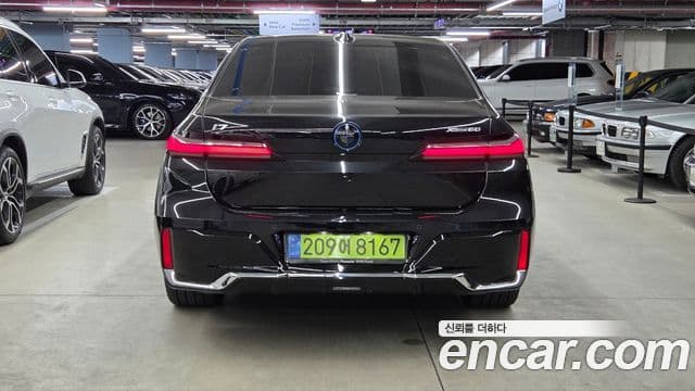 BMW i7 (G70) 4