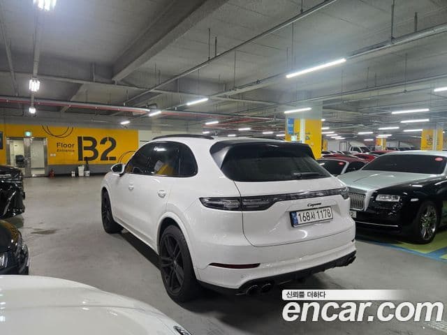 Porsche Cayenne (PO536) 3
