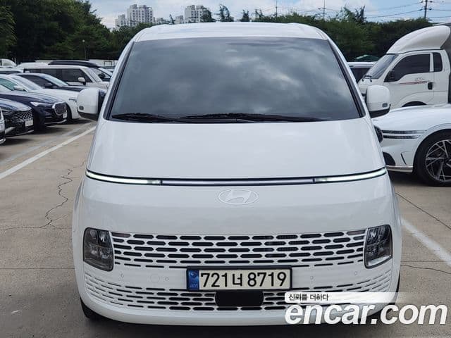 Hyundai Staria 3