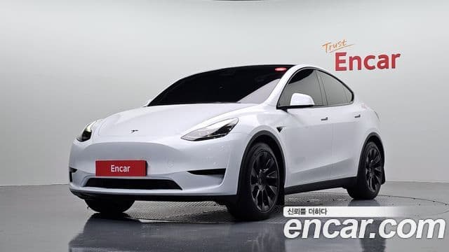Tesla Model Y 1