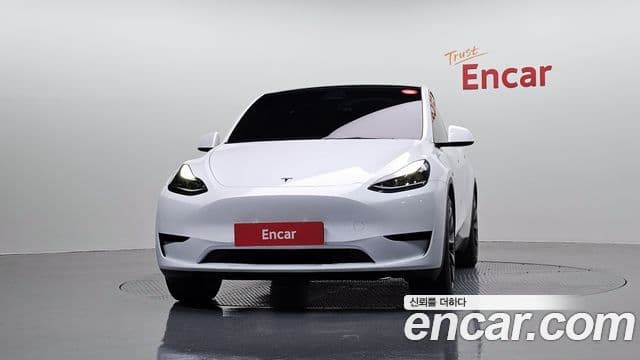 Tesla Model Y 3