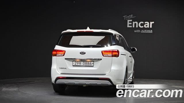 Kia All New Carnival 4