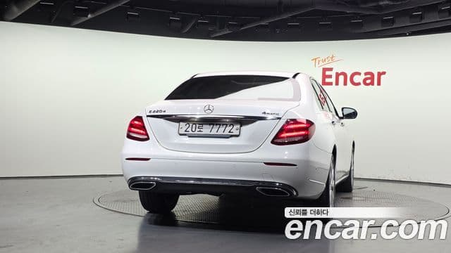 Mercedes-Benz E-Class W213 4