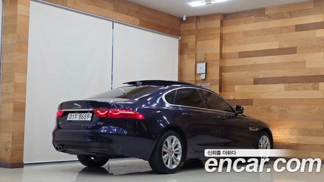 Jaguar XF (X260) 2