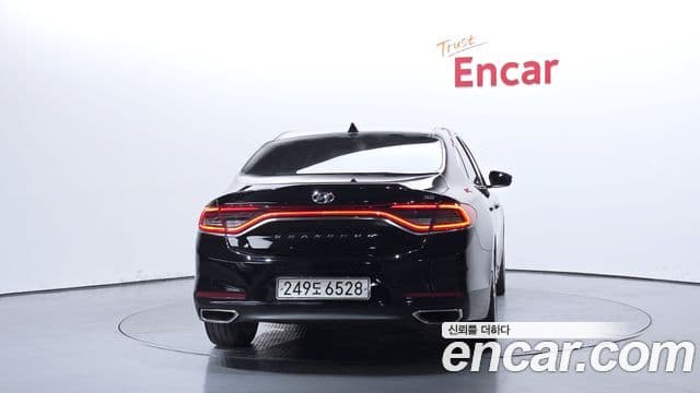 Hyundai Grandeur IG 3