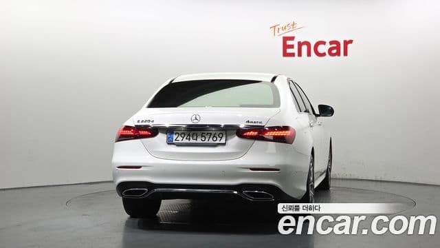 Mercedes-Benz E-Class W213 4