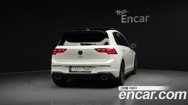 Volkswagen Golf 8th Gen 4