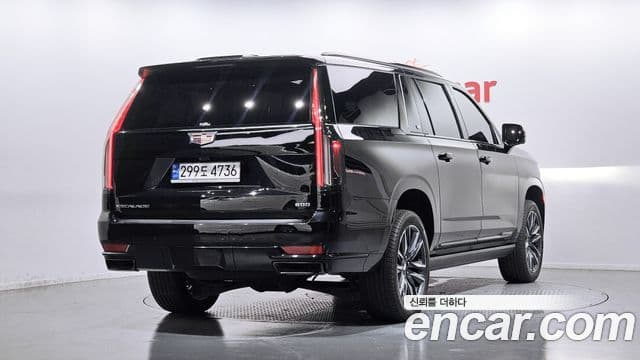 Cadillac Escalade 5th Gen 2