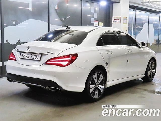 Mercedes-Benz CLA-Class C117 4