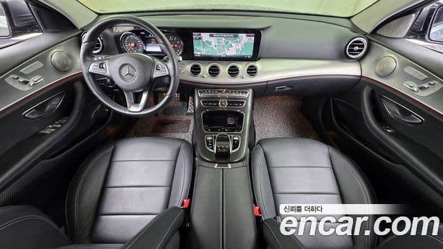 Mercedes-Benz E-Class W213 4
