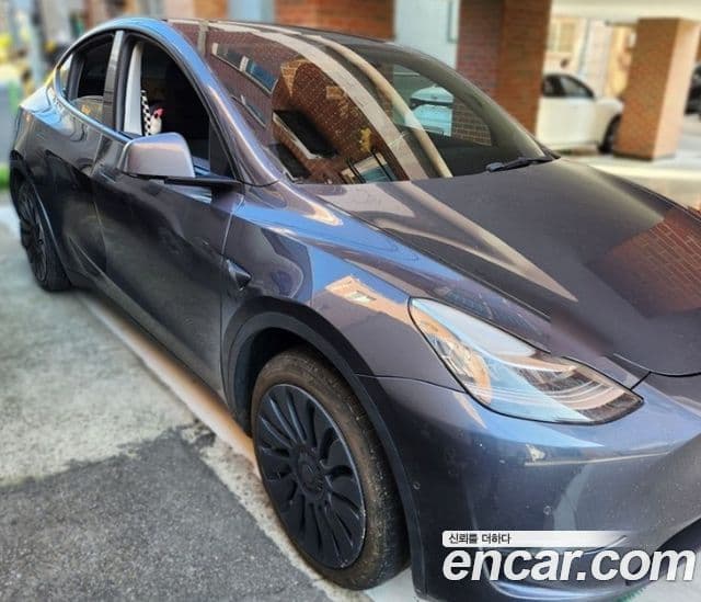 Tesla Model Y 3