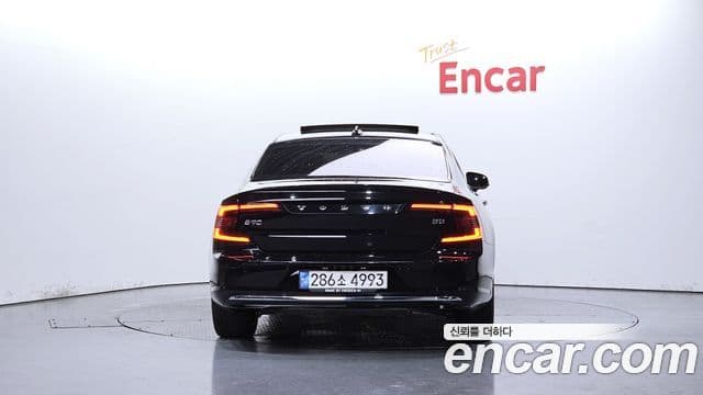 Volvo S90 4