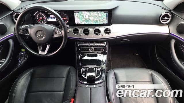 Mercedes-Benz E-Class W213 4