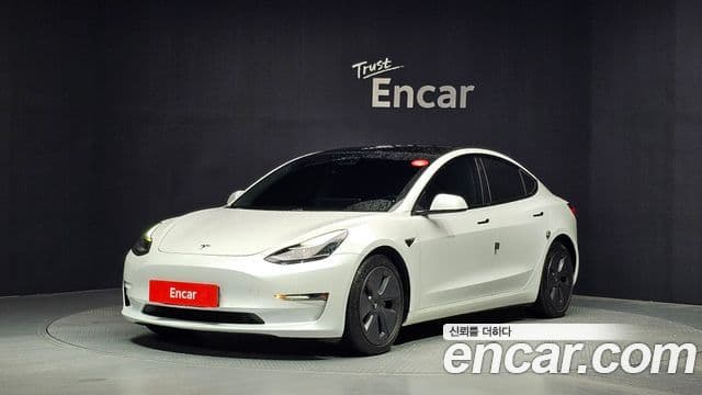 Tesla Model 3 1