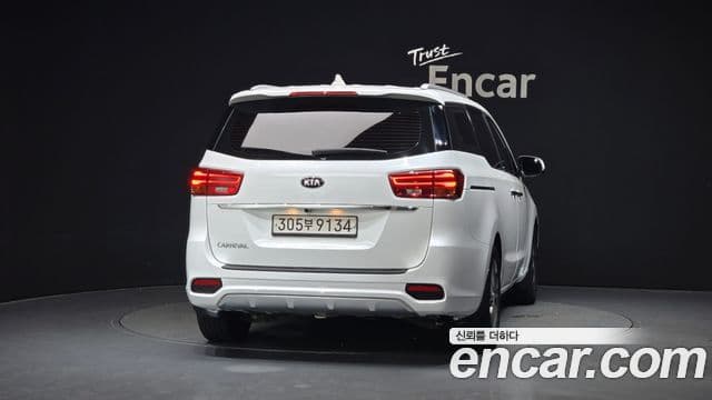 Kia The New Carnival 4