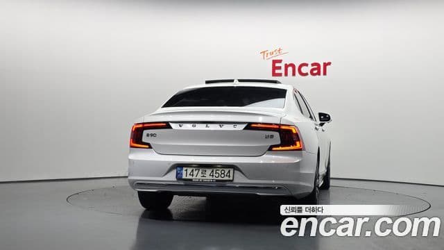 Volvo S90 4