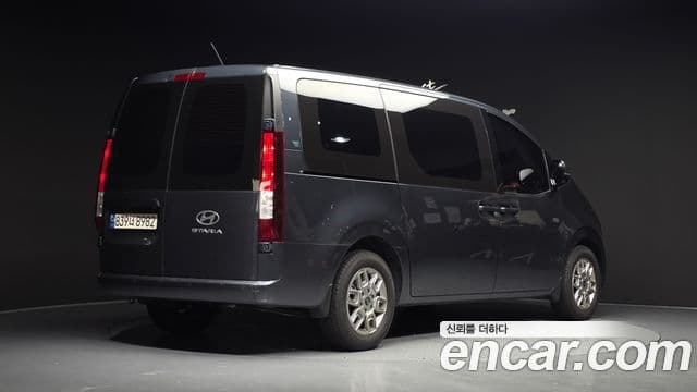Hyundai Staria 2