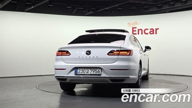 Volkswagen Arteon 4