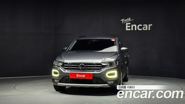 Volkswagen T-Roc 3