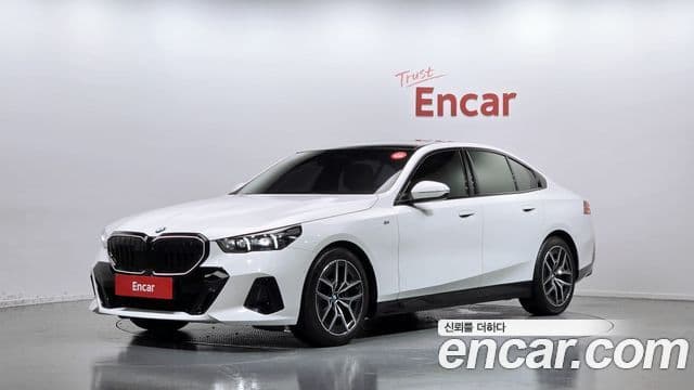 BMW 5 Series (G60)