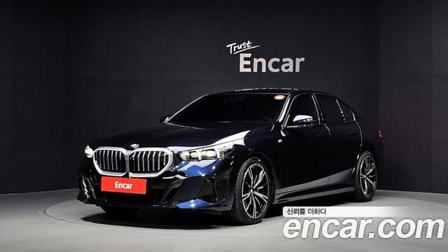 BMW 5 Series (G60)