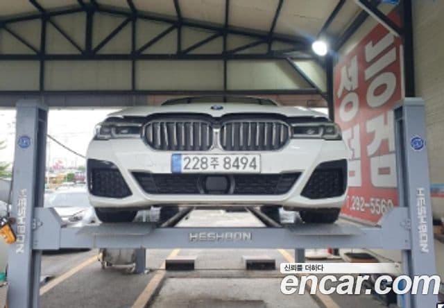 BMW 5 Series (G30)